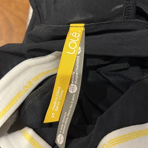 Lolë Women’s Black Work Out Top Size Small - Picture 3 of 4